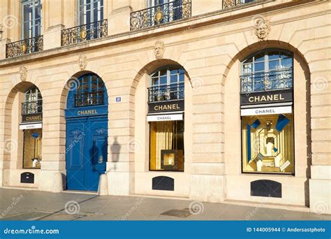 chanel blue door paris|chanel 18 place vendome.